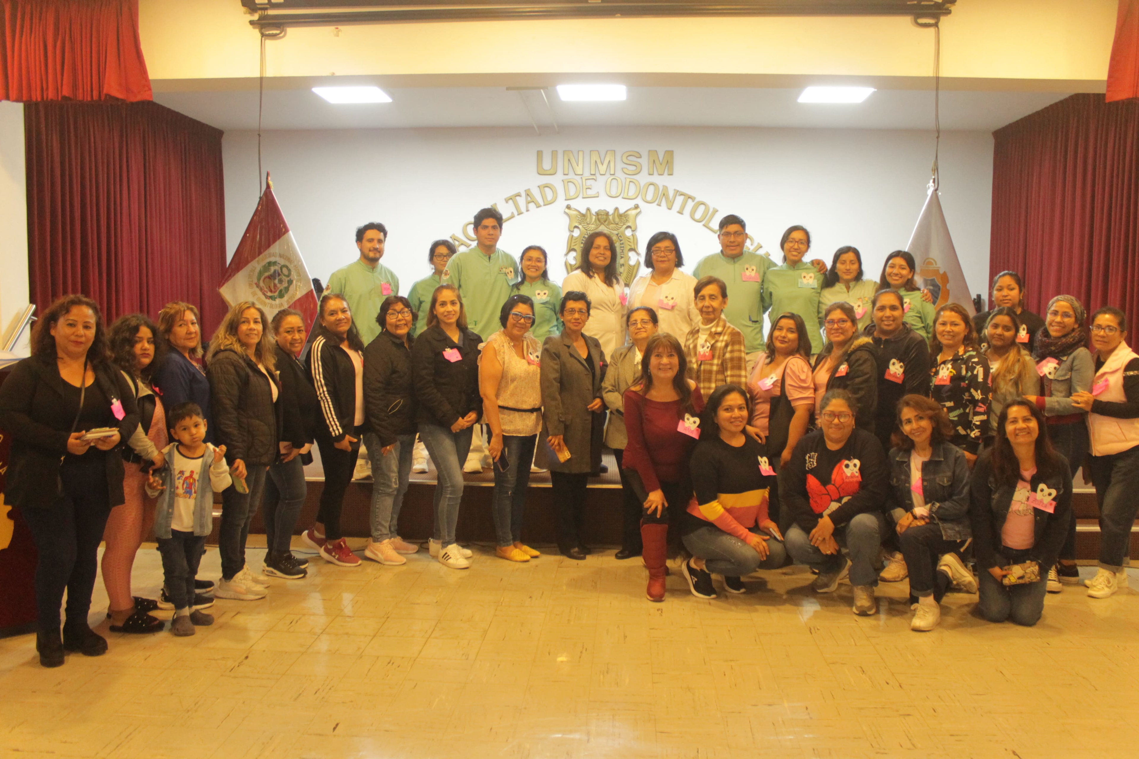 Estudiantes y docentes de la Facultad de Odontología de la UNMSM brindaron un taller para promover la salud oral a profesoras de colegio inicial del Callao