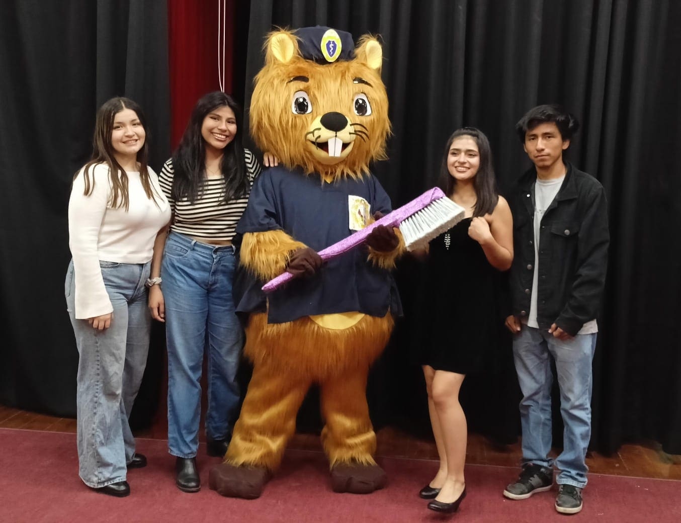 La Facultad de Odontología de la UNMSM presentó oficialmente a su mascota institucional: Odontito