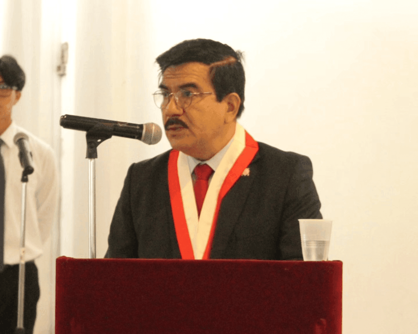 Vicerrector de Investigación y Posgrado de la UNMSM, Dr. Segundo Niño, saluda a la Facultad de Odontología por su 82.° aniversario